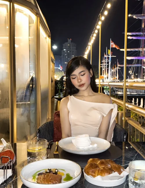 Milin Natural Boobs Student photo 10, asian, petite, black hair, 158 cm, 48 kg, Medium bust, Hong Kong