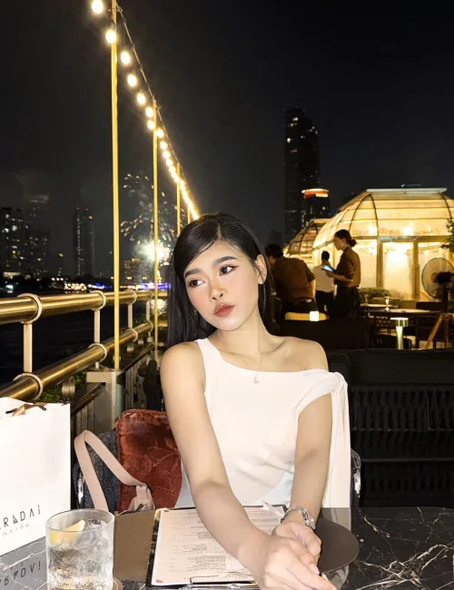 Milin Natural Boobs Student photo 4, asian, petite, black hair, 158 cm, 48 kg, Medium bust, Hong Kong