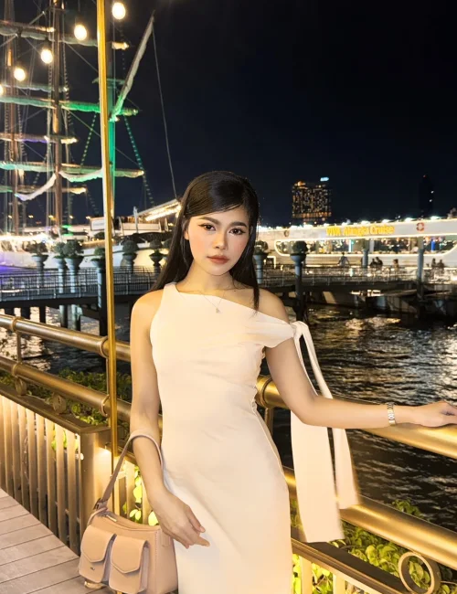 Milin Natural Boobs Student photo 7, asian, petite, black hair, 158 cm, 48 kg, Medium bust, Hong Kong