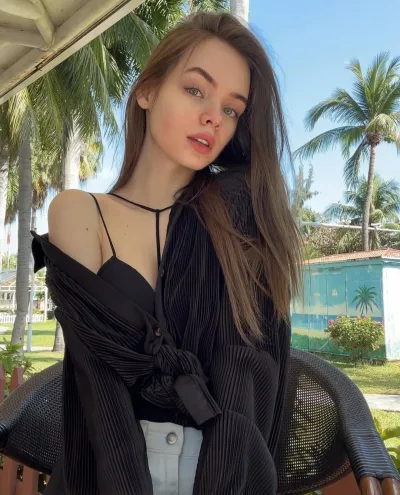 Beauty photo 1, european, slim, brunette, 168 cm, 52 kg, Medium bust, Hong Kong