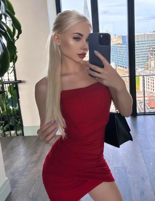 Elena photo 1, european, athletic, blonde hair, 169 cm, 54 kg, Small bust, Hong Kong