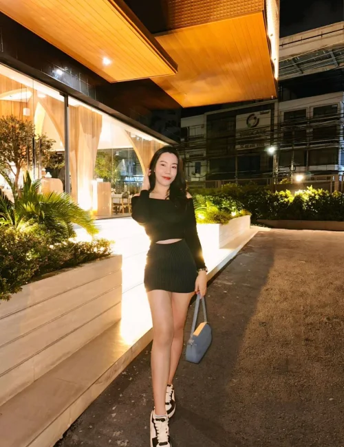 Bangkok Escort Girl photo 3, asian, athletic, black hair, 158 cm, 53 kg, Large bust, Hong Kong