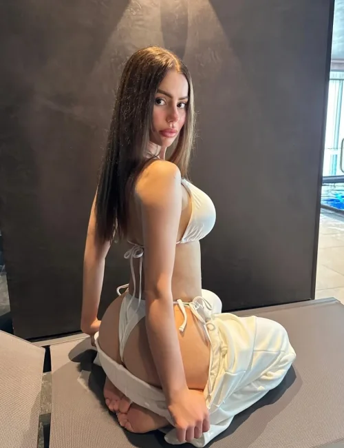 Anna Raya photo 4, european, athletic, brunette, 170 cm, 57 kg, Large bust, Hong Kong