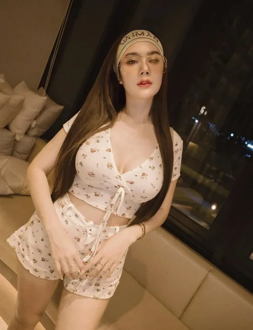 Ganiss photo 3, asian, slim, brunette, 165 cm, 49 kg, Large bust, Hong Kong