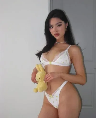Berfin photo 1, asian, athletic, black hair, 168 cm, 55 kg, Medium bust, Hong Kong