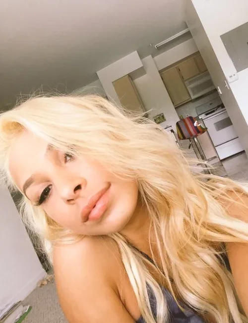 Amilia Muller photo 5, european, athletic, blonde hair, 164 cm, 51 kg, Medium bust, Hong Kong