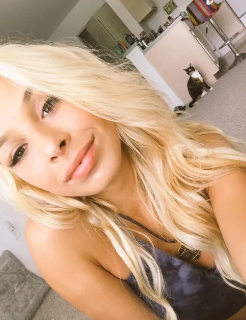 Amilia Muller photo 7, european, athletic, blonde hair, 164 cm, 51 kg, Medium bust, Hong Kong