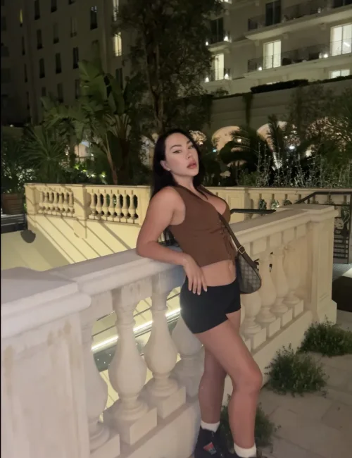 Lily photo 2, european, athletic, brunette, 167 cm, 56 kg, Large bust, Hong Kong