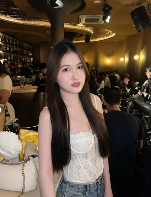 Fahiraaaa photo 1, asian, petite, brunette, 157 cm, 47 kg, Medium bust, Hong Kong