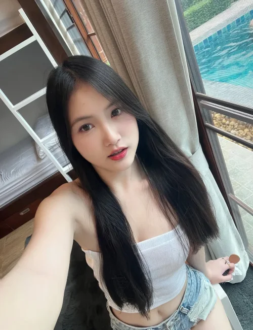 Fahiraaaa photo 7, asian, petite, brunette, 157 cm, 47 kg, Medium bust, Hong Kong