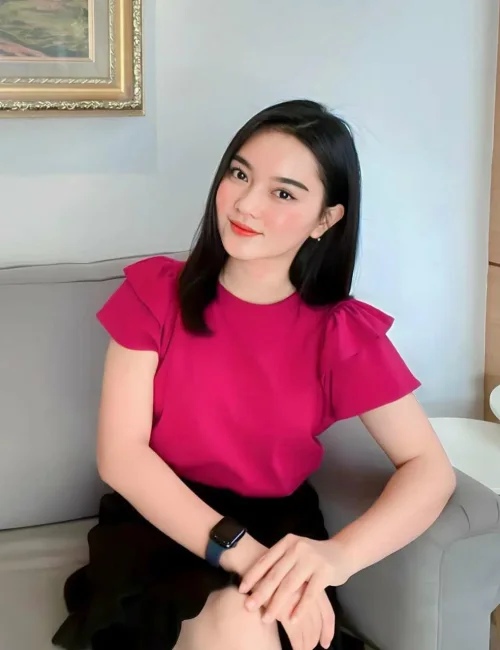Lia photo 1, asian, athletic, black hair, 163 cm, 53 kg, Medium bust, Hong Kong