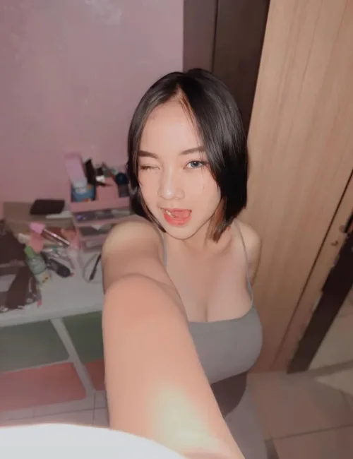 Saniccaa photo 4, asian, petite, black hair, 160 cm, 50 kg, Extra Large bust, Hong Kong