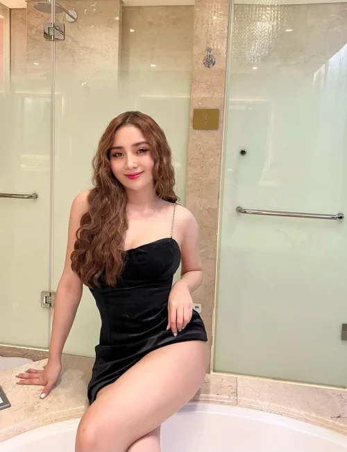 Iara photo 3, asian, slim, brunette, 175 cm, 48 kg, Large bust, Hong Kong