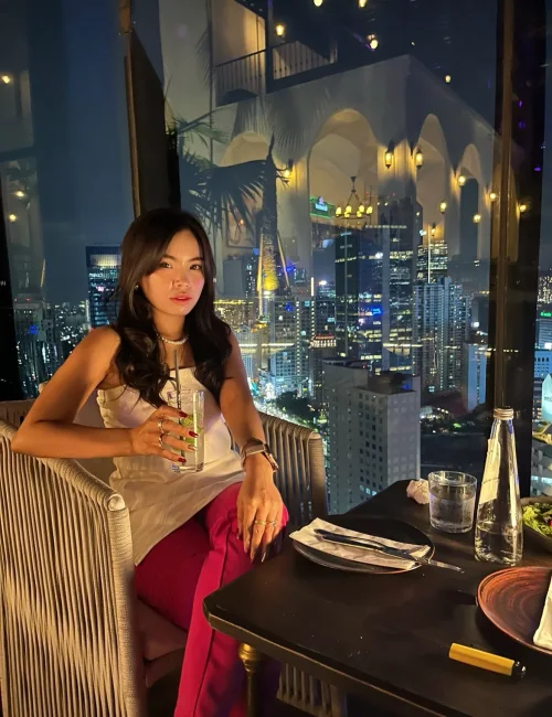 Nataali photo 2, asian, petite, black hair, 155 cm, 46 kg, Medium bust, Hong Kong