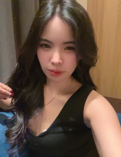 Nataali photo 4, asian, petite, black hair, 155 cm, 46 kg, Medium bust, Hong Kong