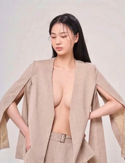 Seductive Korean Hana photo 3, asian, slim, black hair, 165 cm, 49 kg, Medium bust, Hong Kong