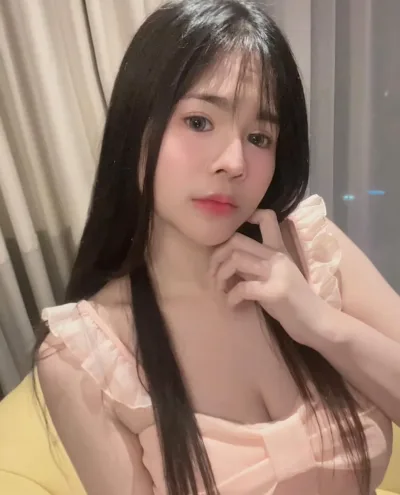 Cicilia photo 1, asian, petite, black hair, 155 cm, 48 kg, Large bust, Hong Kong