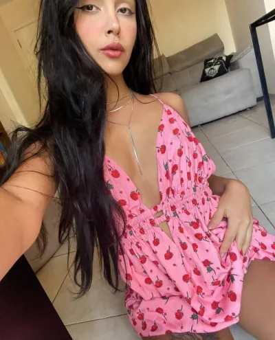 Daniaa photo 1, european, slim, black hair, 176 cm, 56 kg, Medium bust, Hong Kong