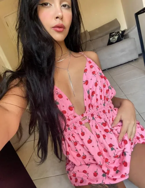 Daniaa photo 1, european, slim, black hair, 176 cm, 56 kg, Medium bust, Hong Kong