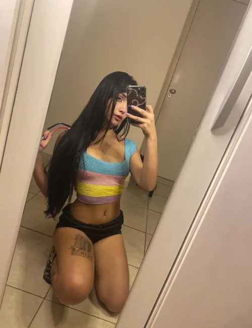 Daniaa photo 4, european, slim, black hair, 176 cm, 56 kg, Medium bust, Hong Kong