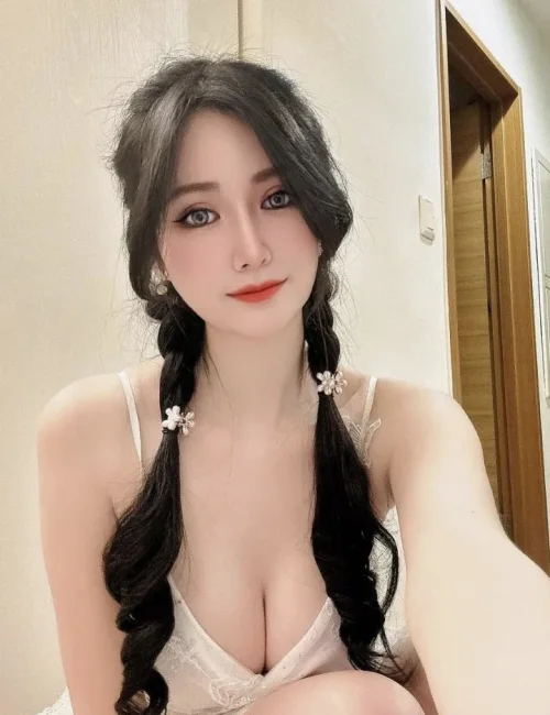 Ding Dang photo 4, asian, slim, black hair, 167 cm, 48 kg, Large bust, Hong Kong