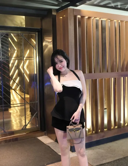 Zuna photo 5, asian, slim, black hair, 168 cm, 50 kg, Small bust, Hong Kong