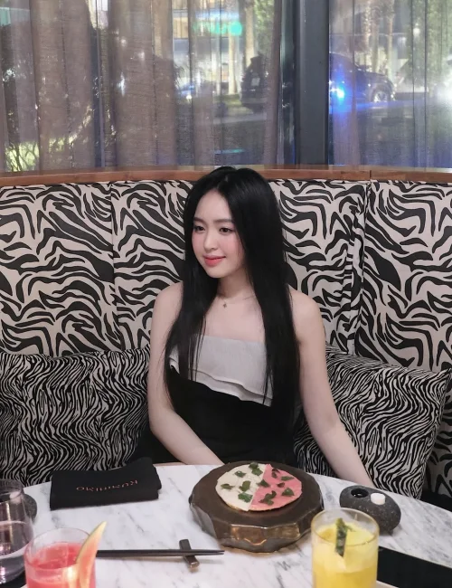 Zuna photo 6, asian, slim, black hair, 168 cm, 50 kg, Small bust, Hong Kong
