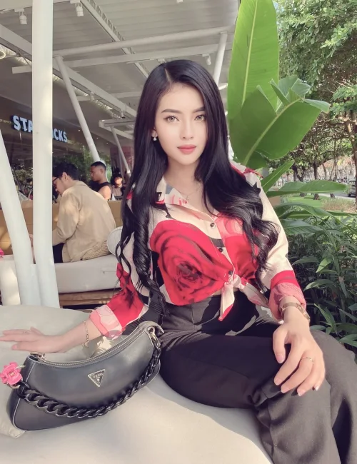 Meyleen photo 4, asian, slim, brunette, 165 cm, 48 kg, Large bust, Hong Kong