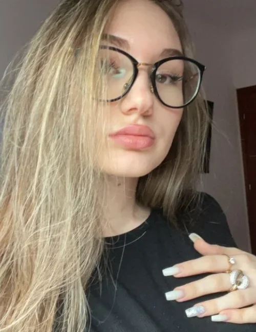 Cyra photo 6, european, athletic, blonde hair, 164 cm, 51 kg, Small bust, Hong Kong