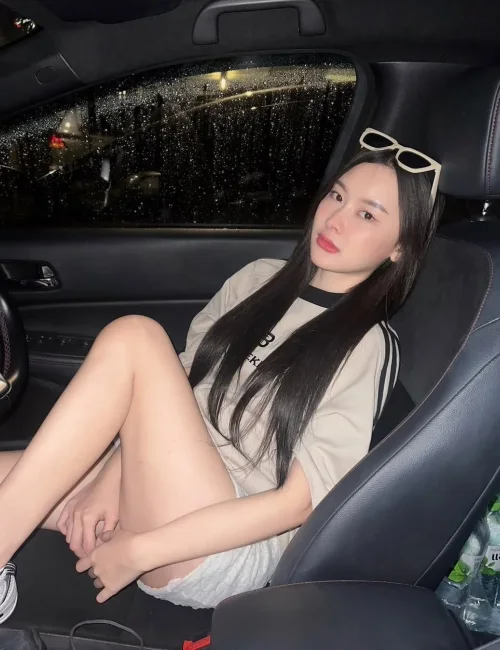 Andira photo 7, asian, slim, black hair, 165 cm, 50 kg, Medium bust, Hong Kong