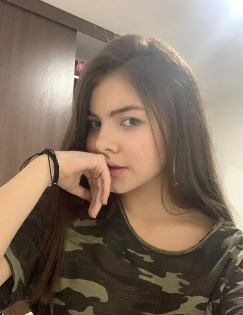 Alexis photo 8, european, average, brunette, 180 cm, 76 kg, Small bust, Hong Kong