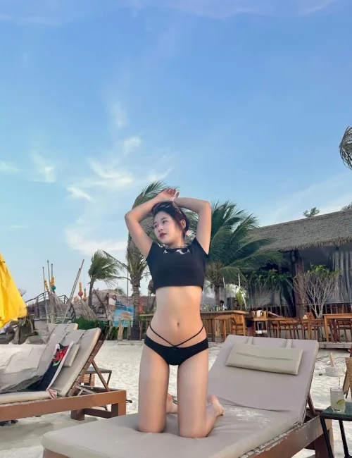 Karien photo 2, asian, athletic, black hair, 163 cm, 50 kg, Medium bust, Hong Kong