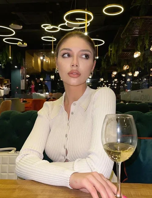 Roma photo 3, european, athletic, blonde hair, 161 cm, 55 kg, Large bust, Hong Kong