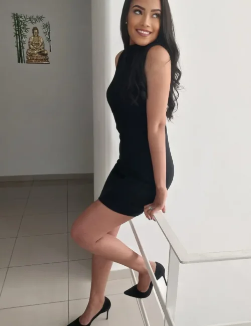 Roanna photo 2, asian, athletic, black hair, 173 cm, 57 kg, Medium bust, Hong Kong