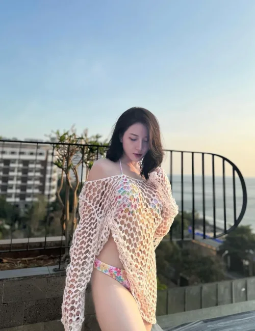 Cristia photo 7, asian, slim, black hair, 164 cm, 45 kg, Medium bust, Hong Kong