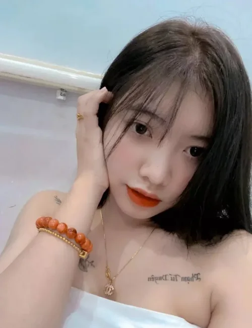 Cammy photo 2, asian, slim, black hair, 166 cm, 48 kg, Medium bust, Hong Kong