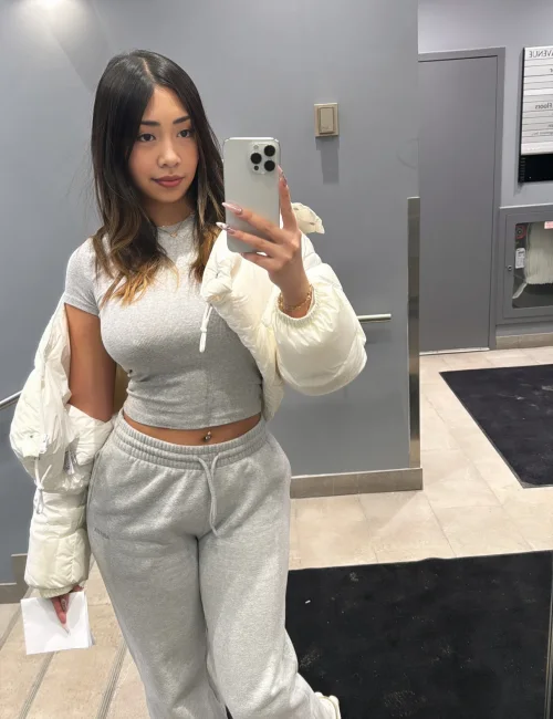 Clara photo 6, asian, slim, black hair, 179 cm, 58 kg, Large bust, Hong Kong