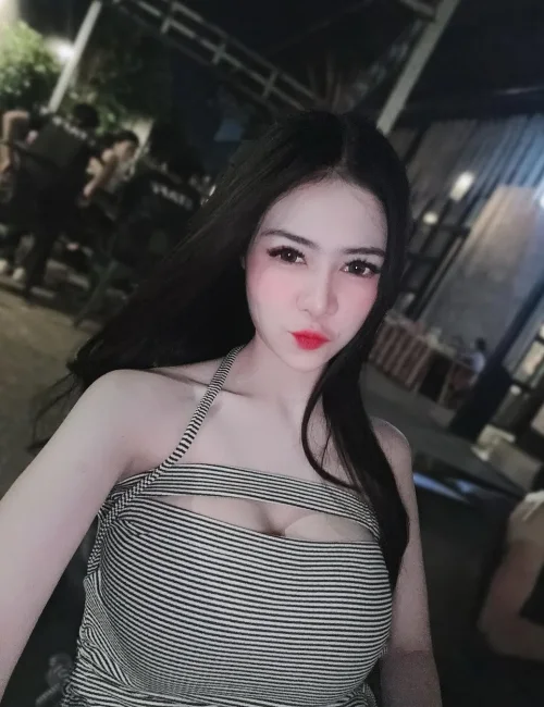 Shanti photo 3, asian, petite, black hair, 155 cm, 48 kg, Large bust, Hong Kong