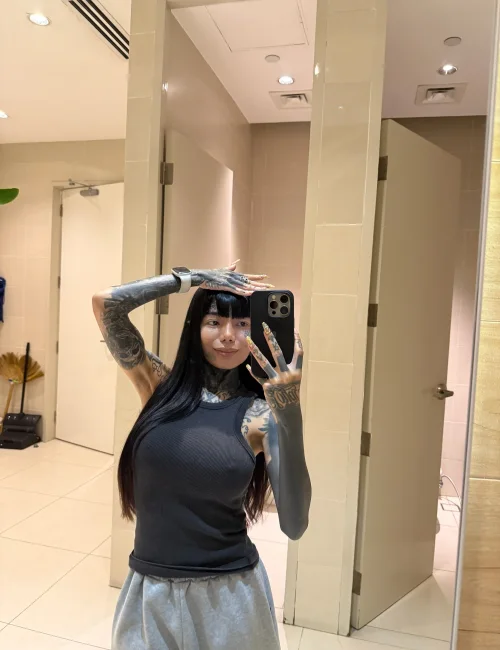 Kim photo 3, european, slim, black hair, 149 cm, 40 kg, Large bust, Hong Kong