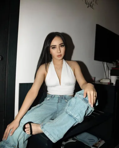 Daria photo 1, asian, athletic, black hair, 170 cm, 56 kg, Medium bust, Hong Kong