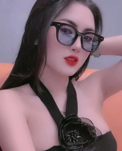 Janice photo 1, asian, slim, black hair, 166 cm, 48 kg, Large bust, Hong Kong