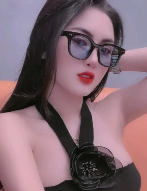 Janice photo 1, asian, slim, black hair, 166 cm, 48 kg, Large bust, Hong Kong