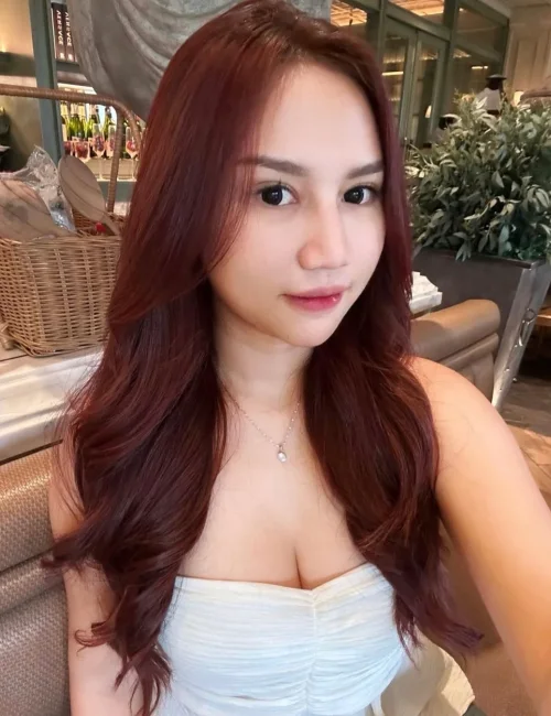 Adhe Yuliana photo 10, asian, slim, brunette, 168 cm, 48 kg, Medium bust, Hong Kong