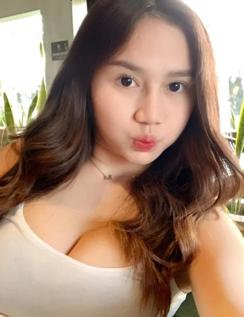 Adhe Yuliana photo 5, asian, slim, brunette, 168 cm, 48 kg, Medium bust, Hong Kong