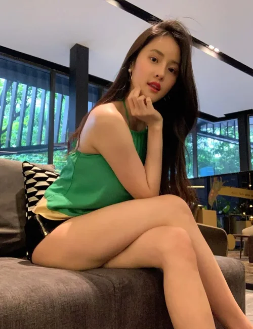 Novita photo 1, asian, petite, brunette, 162 cm, 51 kg, Small bust, Hong Kong