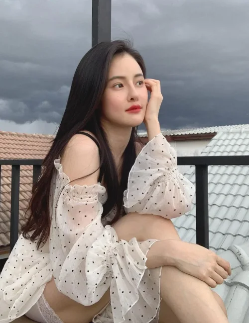 Novita photo 2, asian, petite, brunette, 162 cm, 51 kg, Small bust, Hong Kong