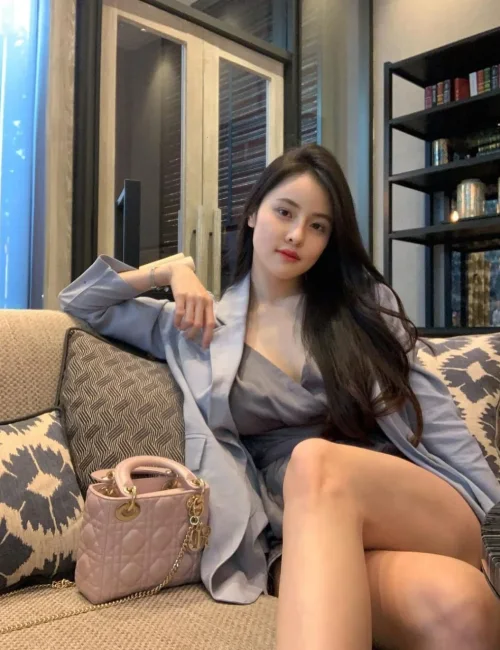 Novita photo 4, asian, petite, brunette, 162 cm, 51 kg, Small bust, Hong Kong