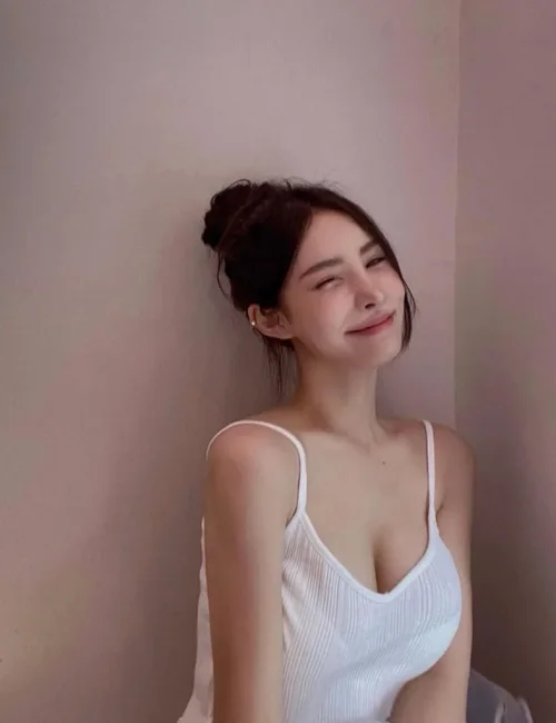 Amy photo 1, asian, athletic, black hair, 167 cm, 55 kg, Large bust, Hong Kong