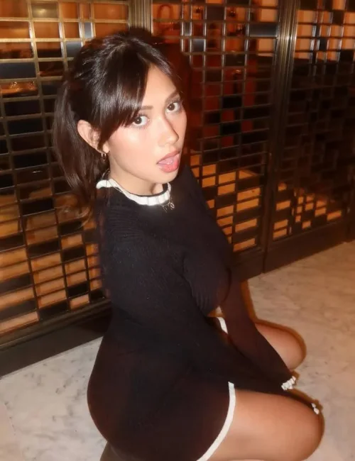 Carolina photo 4, asian, slim, black hair, 168 cm, 51 kg, Large bust, Hong Kong