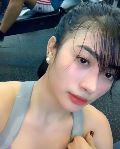 Laras photo 1, asian, athletic, black hair, 165 cm, 56 kg, Medium bust, Hong Kong